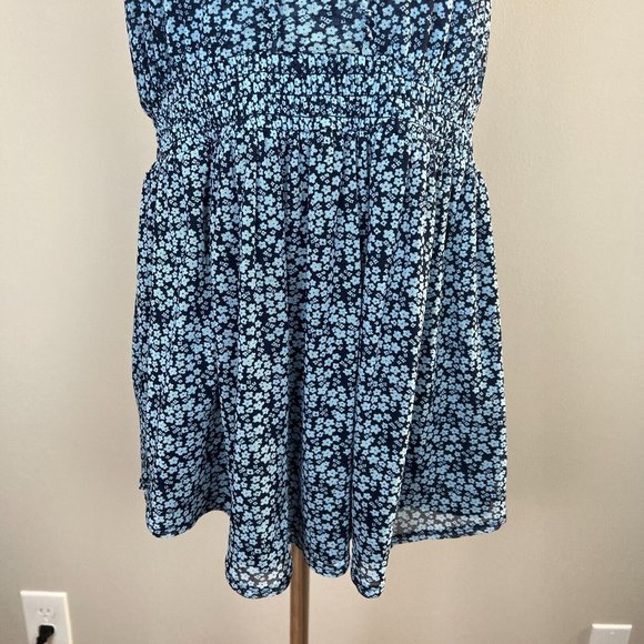 Express Babydoll Tank Top L Blue Navy Mesh Floral Ruffle V-Neck Smocked Waist - Picture 3 of 9